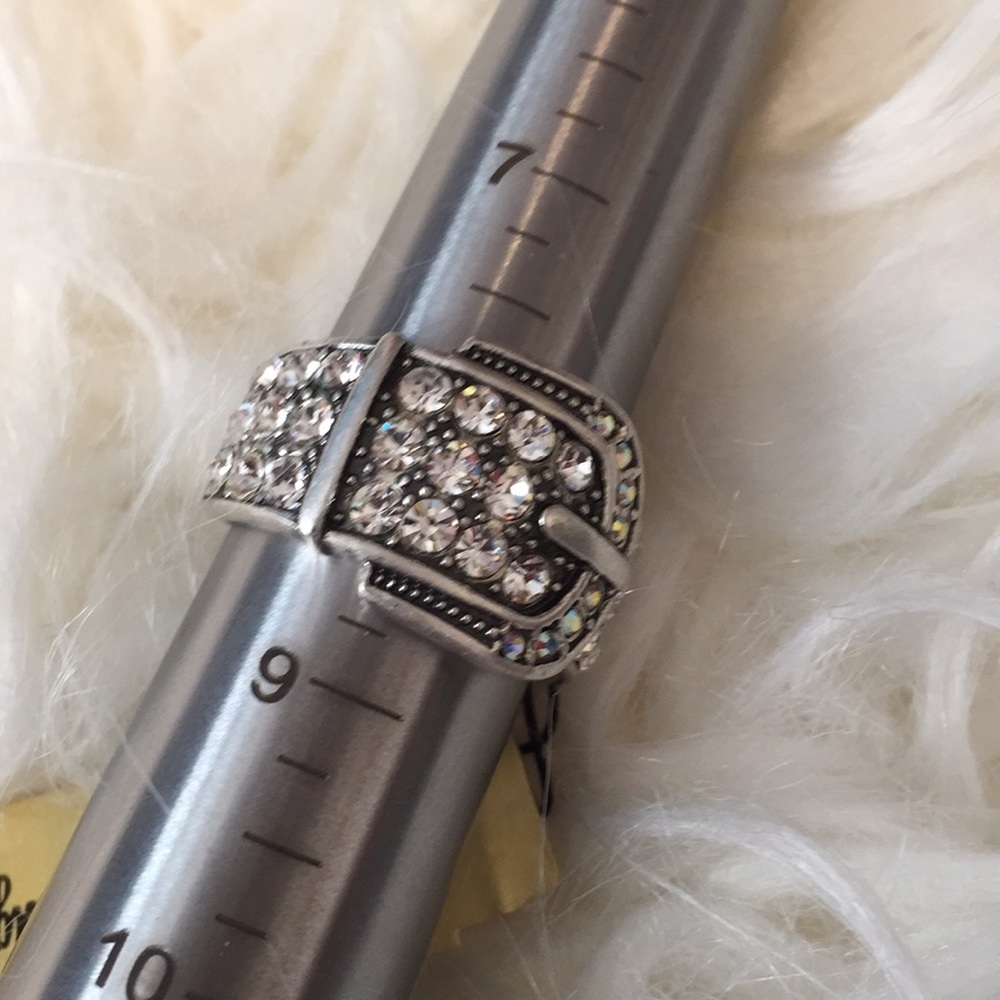 Stunning Buckle Up Ring!! - Picture 4 of 4
